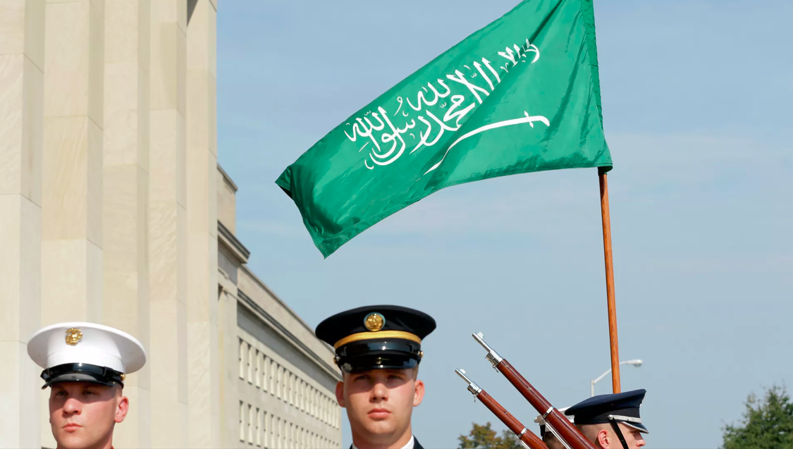 إعلام بريطاني: الولايات المتحدة تضع شرطا على السعودية لتوقيع اتفاقية دفاع معها
