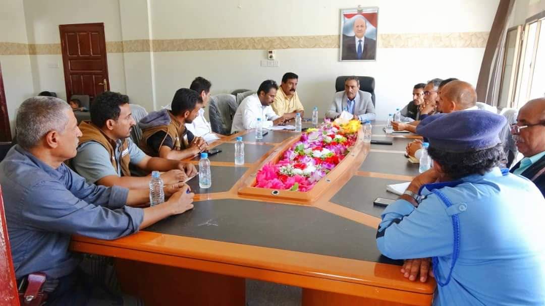 اجتماع برئاسة الأمين العام هشله يناقش ترتيبات تنفيذ مشروع للصرف الصحي داخل مدينة عتق