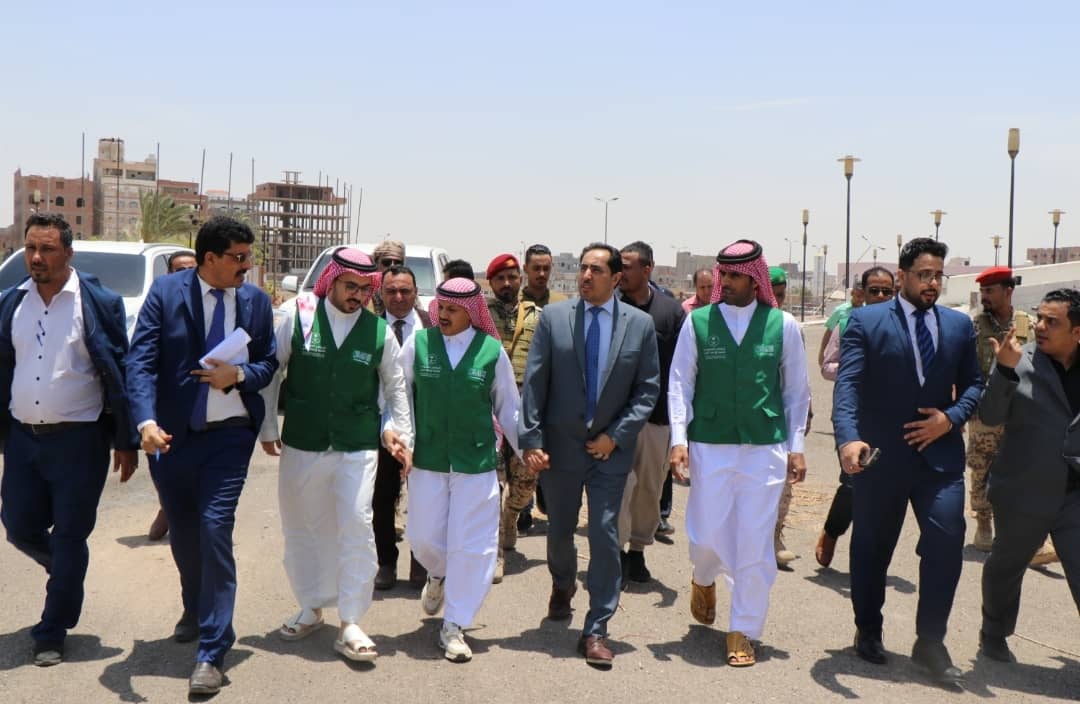 وزير الشباب والرياضة يستقبل مدير البرنامج السعودي لإعادة اعمار اليمن