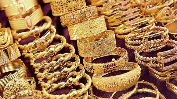 أسعار الذهب اليوم الإثنين 13-5-2024 .. عيار 21 في اليمن «بيع وشراء»