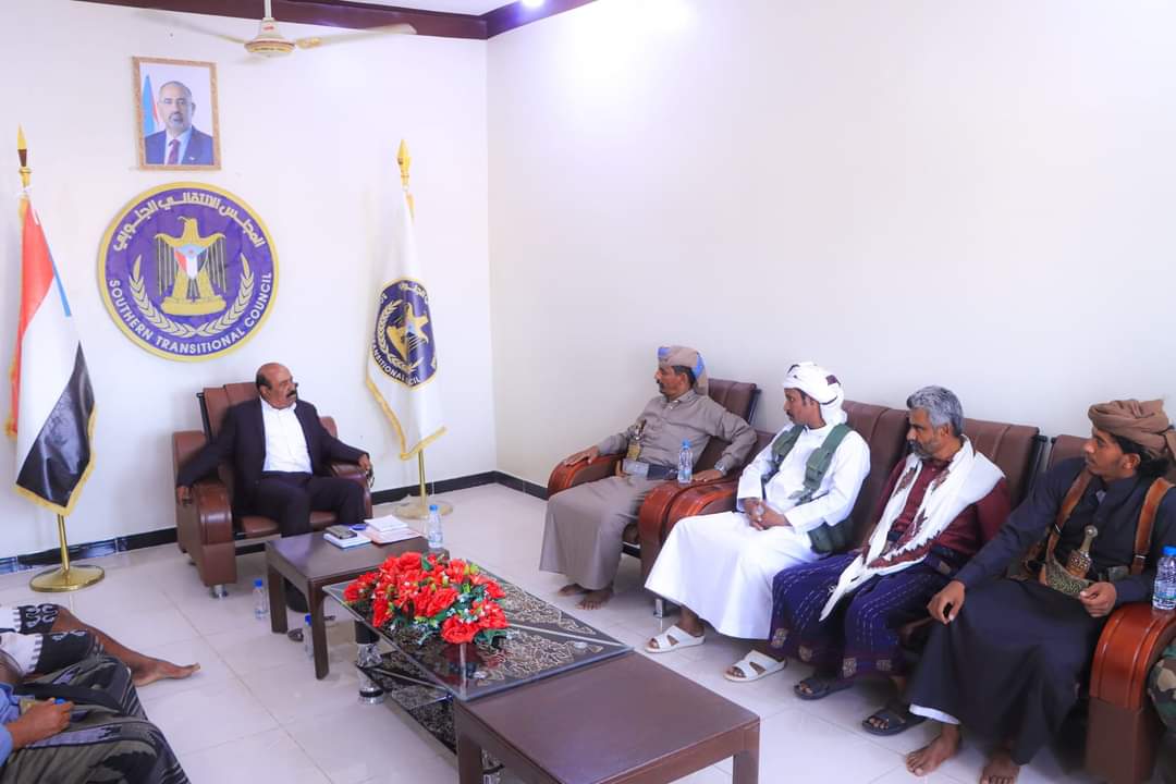 رئيس تنفيذية انتقالي شبوة يلتقي رئيس حلف أبناء قبائل المحافظة
