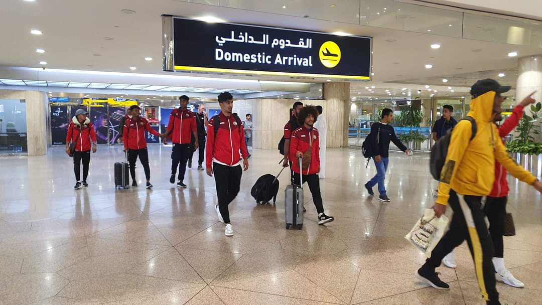 بعثة المنتخب الوطني الأول تصل إلى السعودية استعدادا لمواجهة البحرين