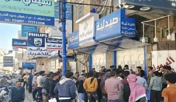 استنفار في شارع التحرير بصنعاء.. والسبب صيدلاني غارق في النوم!