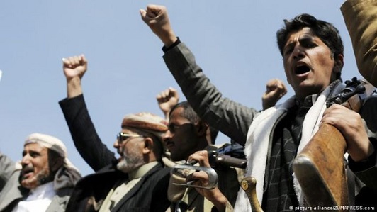 جماعة الحوثي تهدد دول الجوار وتحمل واشنطن المسؤولية جراء قرارات البنك المركزي في عدن